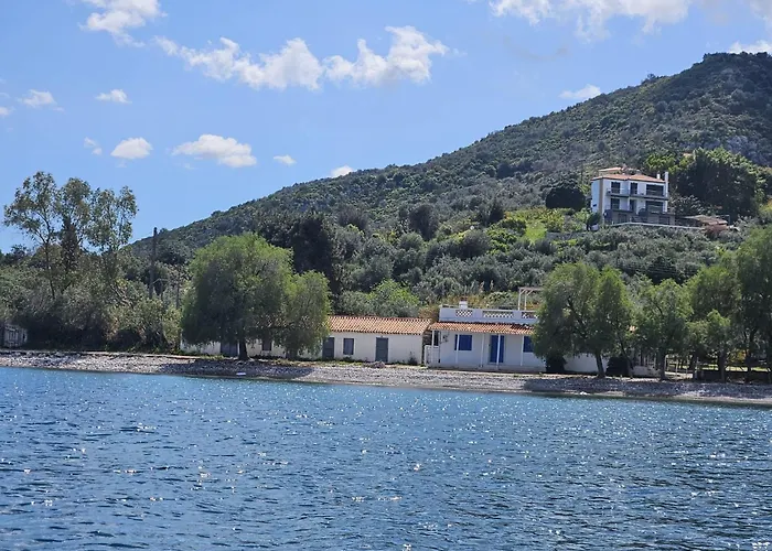 Ammor Houses, Nisida