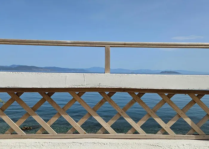 Ammor Houses, Nisida דירה