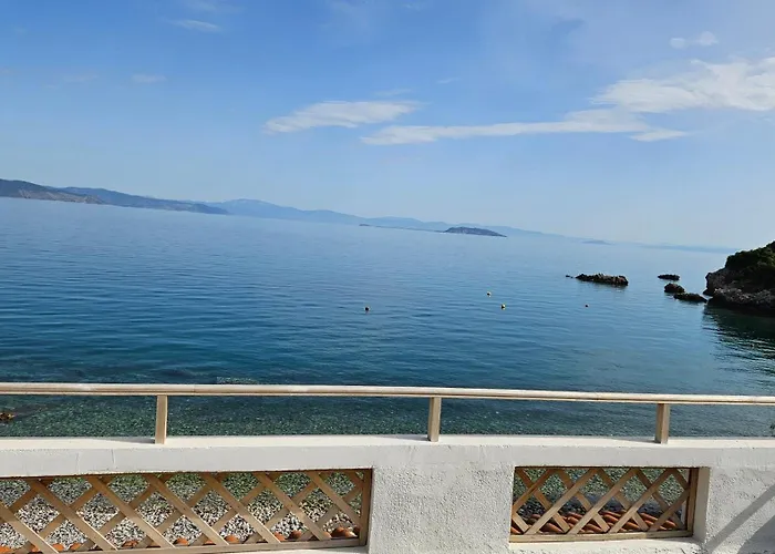 Ammor Houses, Nisida Apartman *